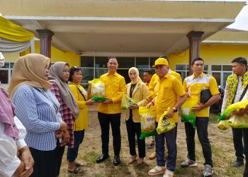 Golkar OKU Timur Gelar Pasar Murah, Bagikan 500 Paket Sembako untuk Warga