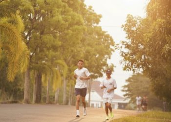 Jelang Sore, Area Kantor Bupati OKU Timur Jadi Magnet Aktivitas Olahraga Masyarakat